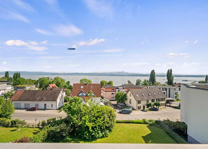 Panorama Penthouse Mit Atemberaubenden See- Und Bergblick
